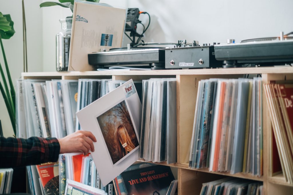 How to: What is the difference between digital and offset printing on vinyl record covers?